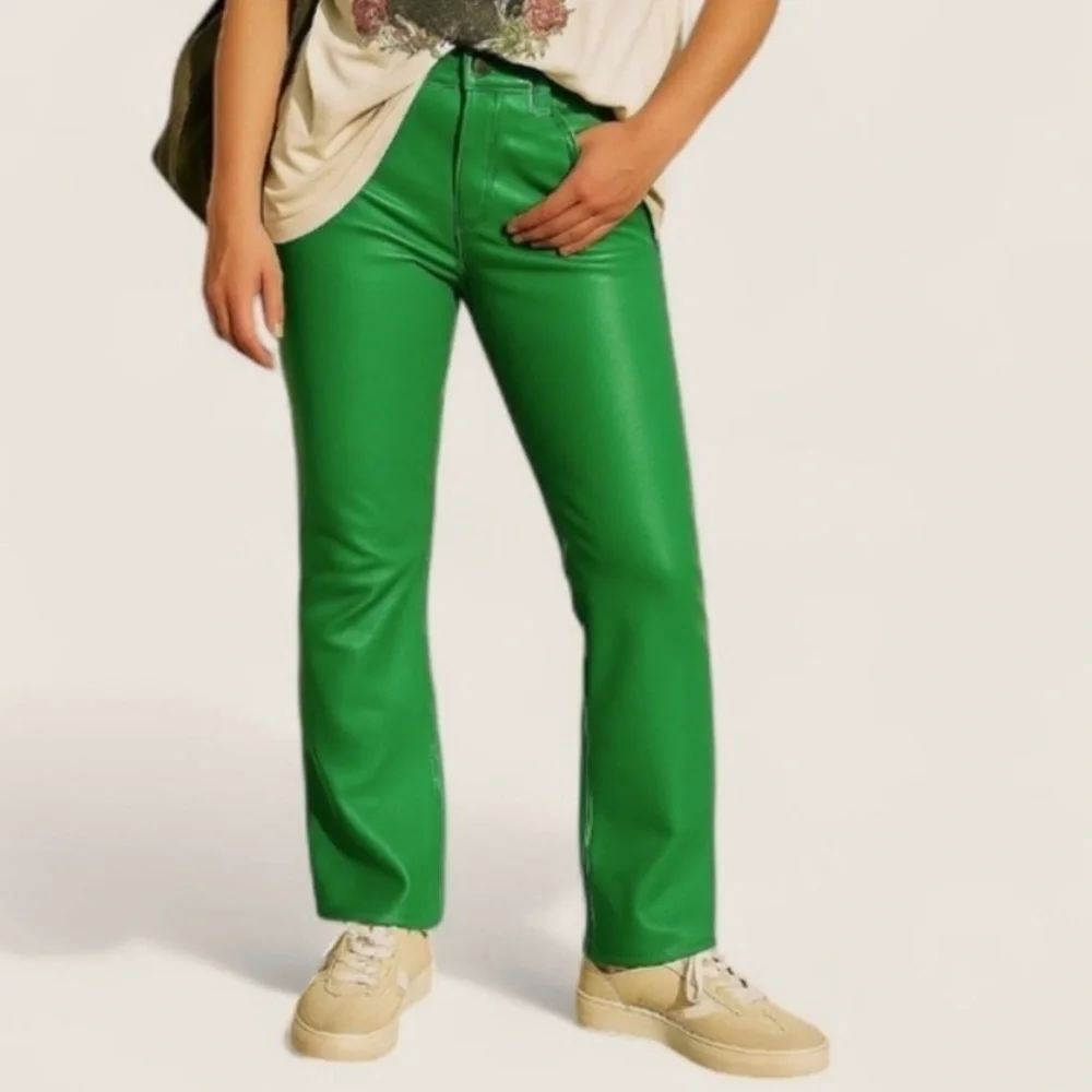 GOOD AMERICAN “Icon Fit” faux leather pants in Kelly green!